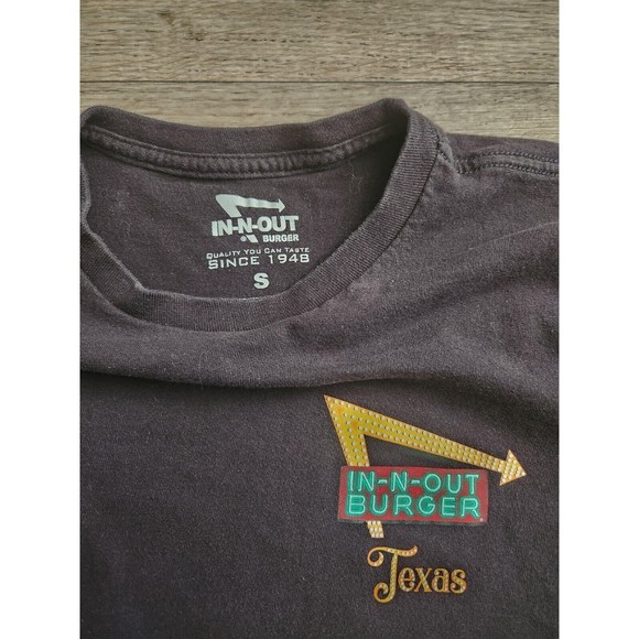 IN N OUT Burger Texas T Shirt Cars Graphic on Back Black Men Sz Small *EUC* - Picture 2 of 4